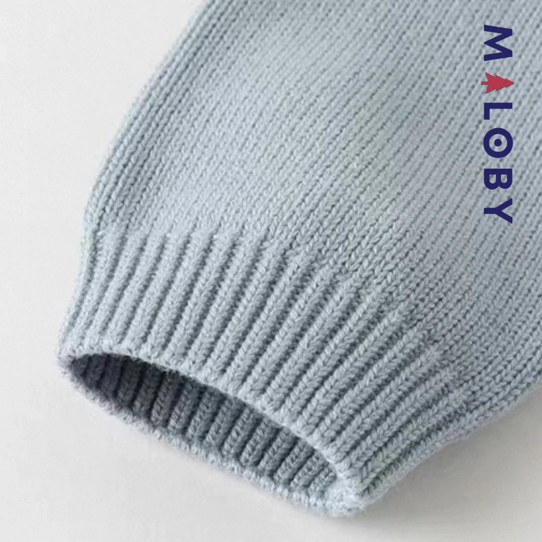 Cardigan en maille bleu ciel pour garçon, idéal pour les vêtements d'anniversaire et les occasions spéciales.