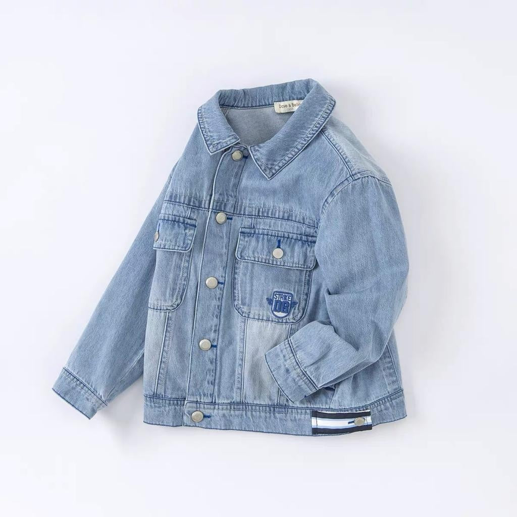 Veste denim stylée pour garçon, idéale pour un look décontracté et confortable.