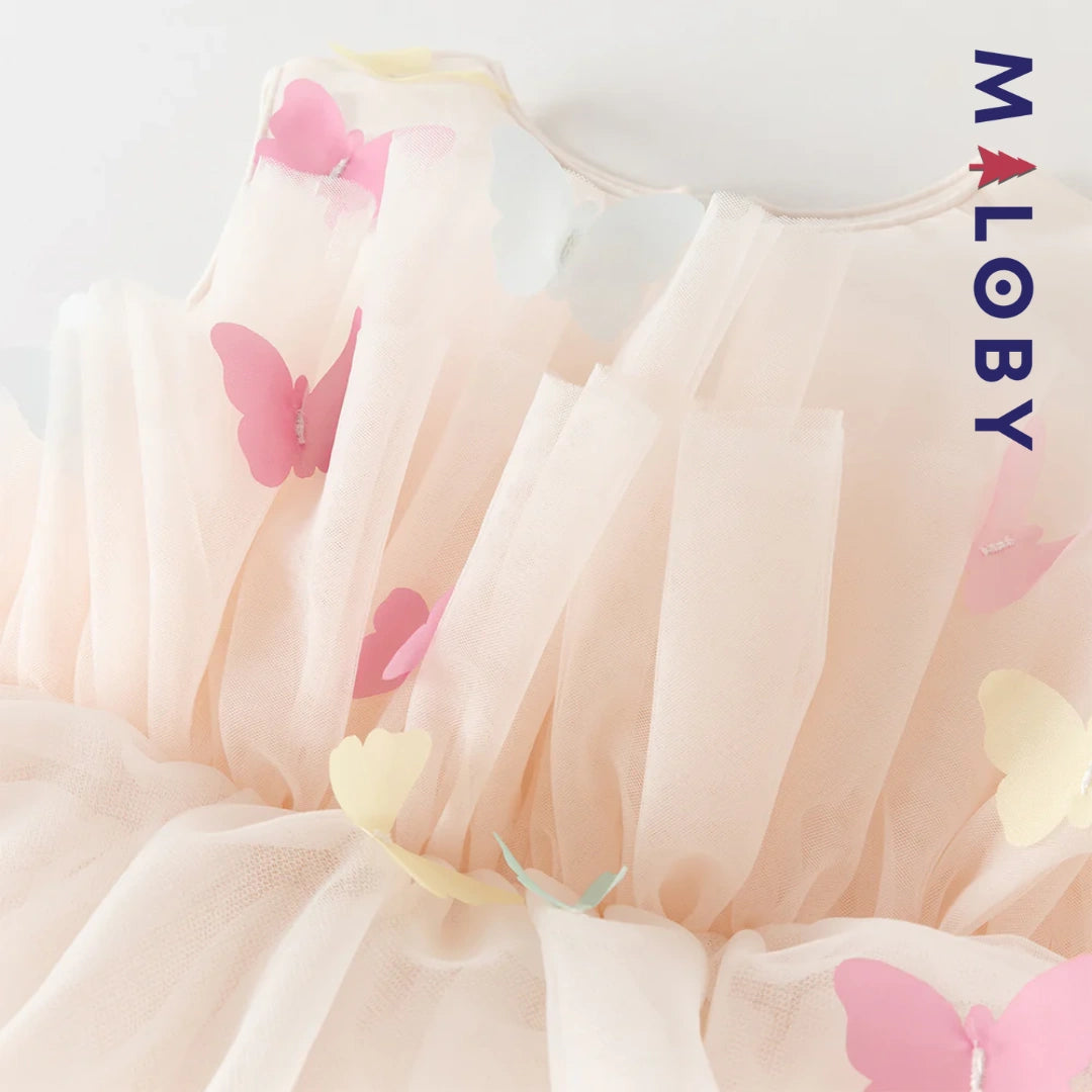 Robe de princesse d'été rose tendre , coupe trapèze, en tulle vaporeux.