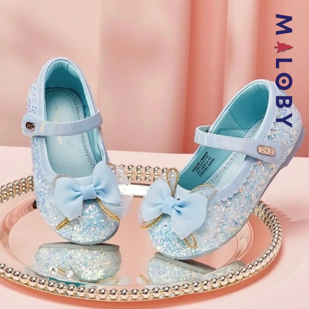 Babies cérémonie à nœud pour fille en bleu ciel, parfait pour les anniversaires et événements spéciaux.