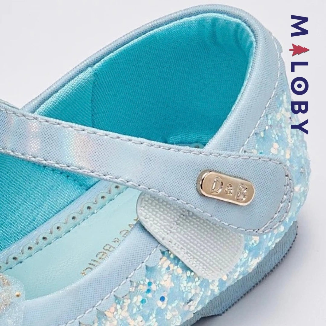 Babies cérémonie à nœud pour fille en bleu ciel, parfait pour les anniversaires et événements spéciaux.