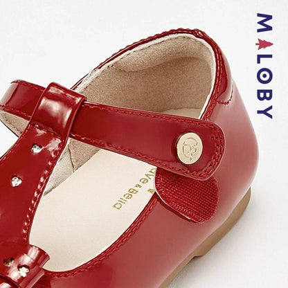 Bottines en cuir rouges à nœud pour fille, idéales pour les enfants et les occasions spéciales.