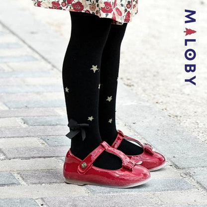 Bottines en cuir rouges à nœud pour fille, idéales pour les enfants et les occasions spéciales.