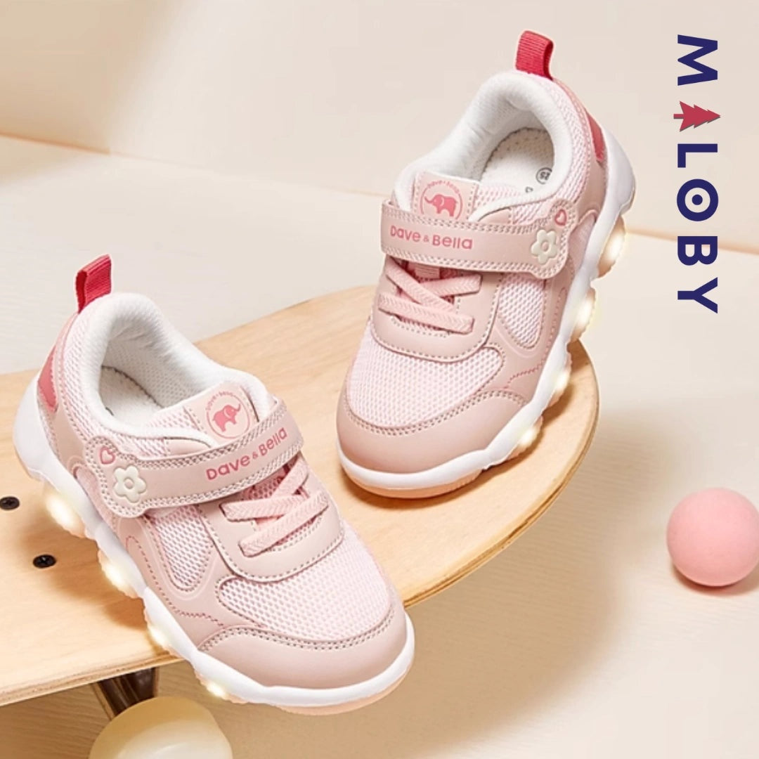 Baskets lumineuses rose pour enfant fille, parfaites pour les anniversaires et les vêtements enfants au Maroc.