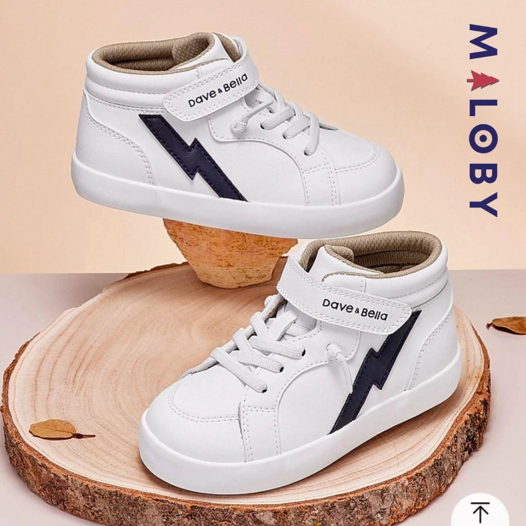 Baskets montantes blanches pour enfant garçon, idéales pour le quotidien et les occasions spéciales.