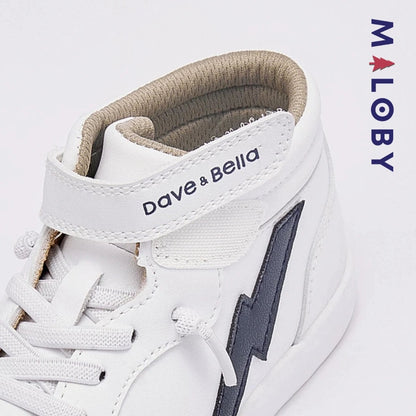 Baskets montantes blanches pour enfant garçon, idéales pour le quotidien et les occasions spéciales.