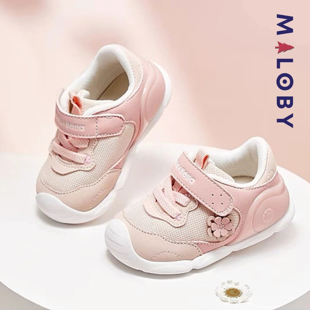 Baskets premier pas bébé fille rose MALOBY, parfaites pour les petites filles en plein apprentissage de la marche.