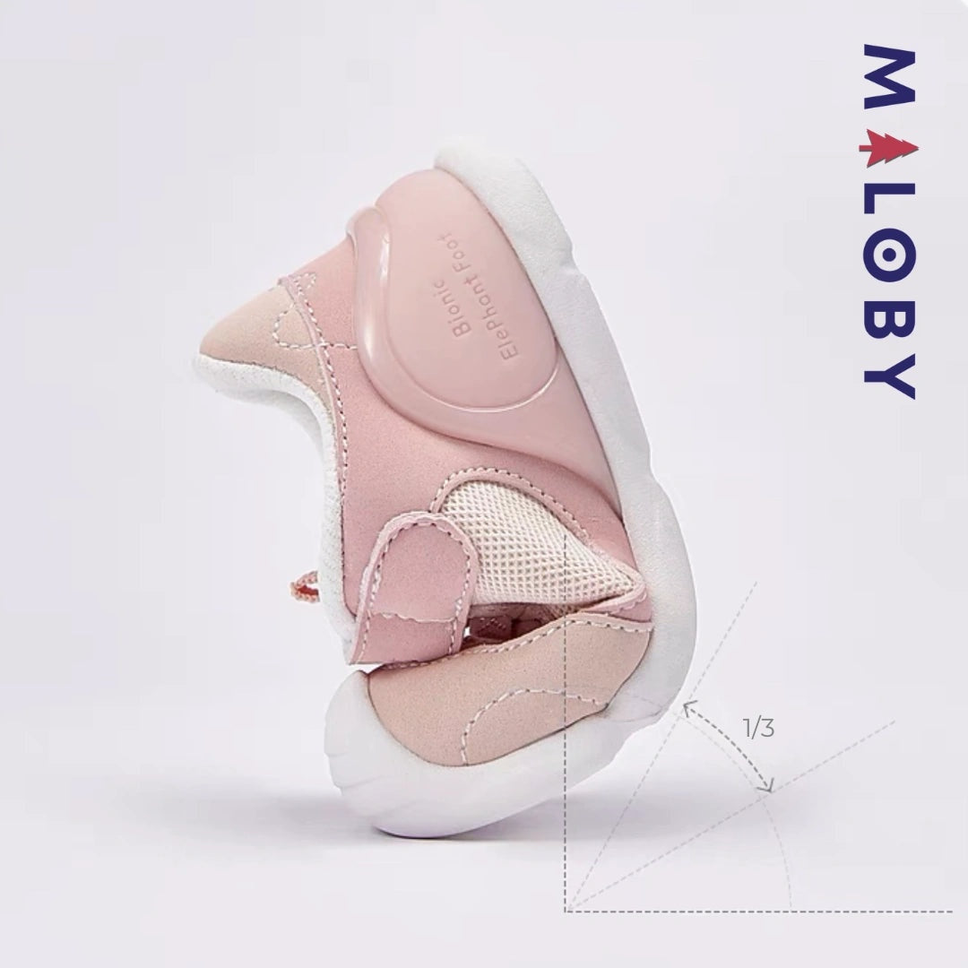 Baskets premier pas bébé fille rose MALOBY, parfaites pour les petites filles en plein apprentissage de la marche.