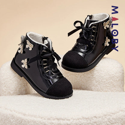 Boots noires avec motif papillon pour fille, parfaites pour les enfants et les événements spéciaux.