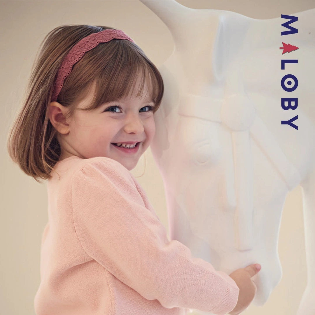 Cardigan licorne rose pour enfant fille, parfait pour les vêtements d'anniversaire et les événements spéciaux.