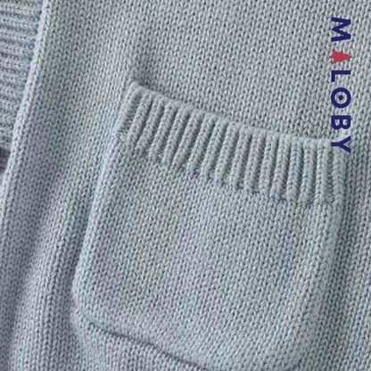 Cardigan en maille bleu ciel pour garçon, idéal pour les vêtements d'anniversaire et les occasions spéciales.