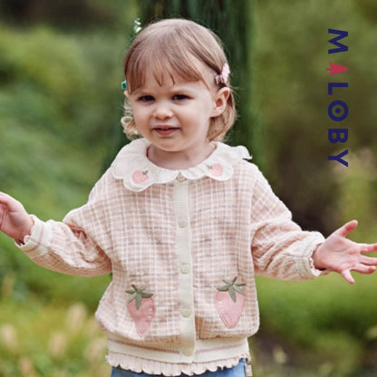 Cardigan rose à motif fraise pour enfants, parfait pour les anniversaires et les occasions spéciales.