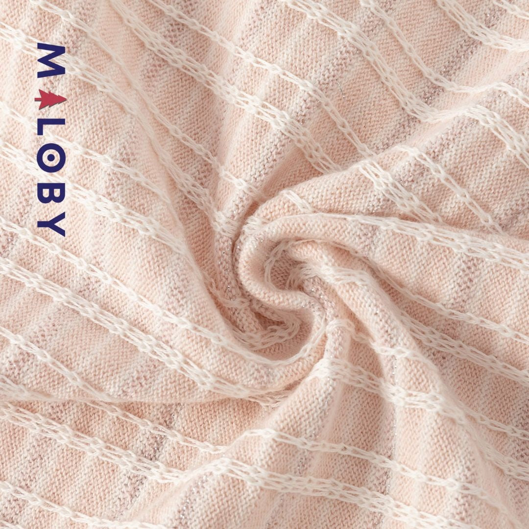 Cardigan rose à motif fraise pour enfants, parfait pour les anniversaires et les occasions spéciales.