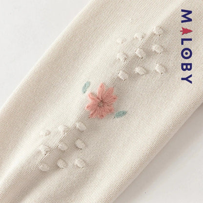 Cardigan en pur coton beige brodé pour fille, parfait pour les vêtements d'anniversaire.
