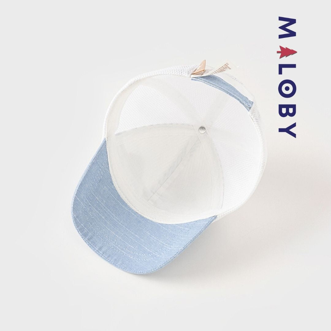 Casquette rayée bleue pour garçon, parfaite pour les vêtements enfants et les anniversaires.
