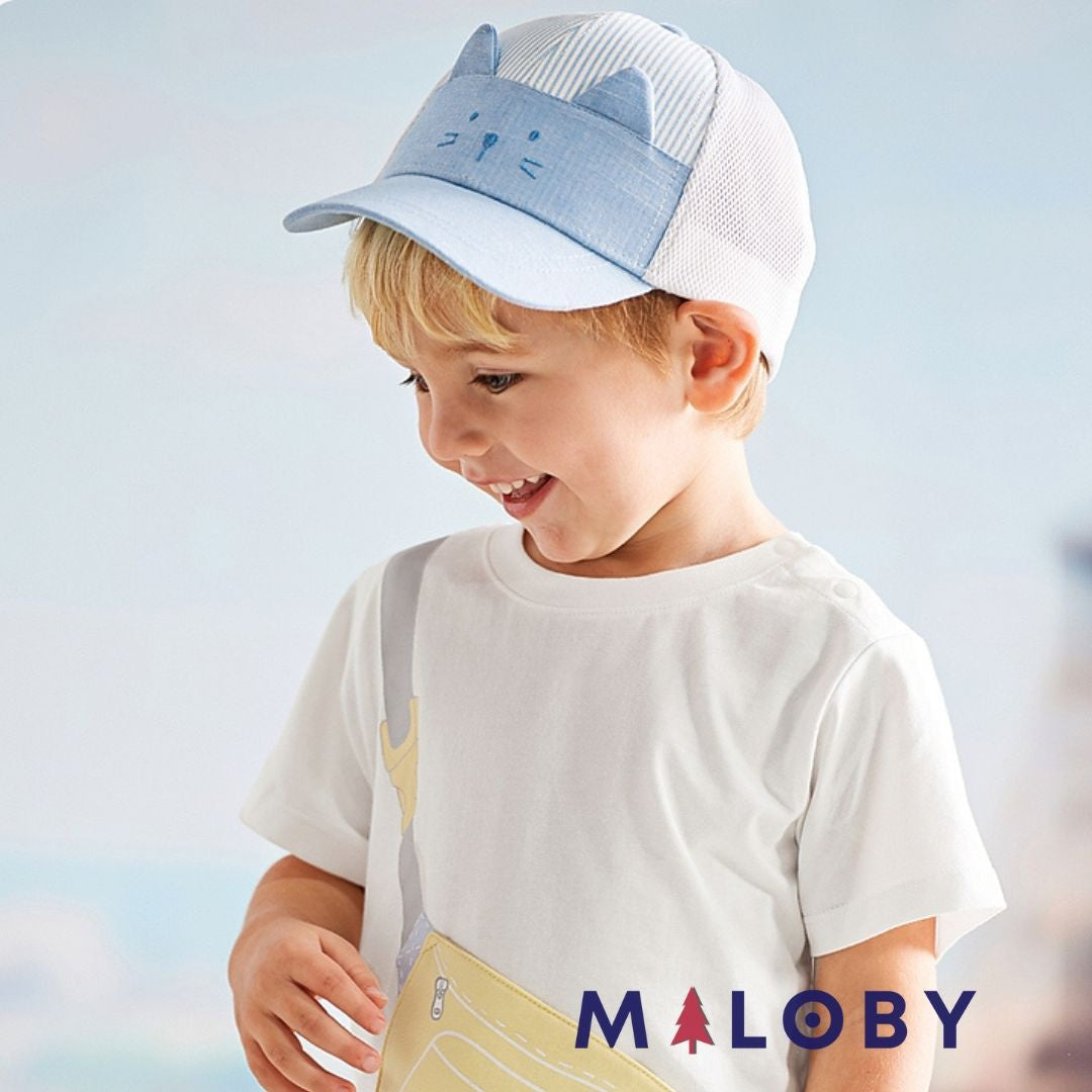 Casquette rayée bleue pour garçon, parfaite pour les vêtements enfants et les anniversaires.