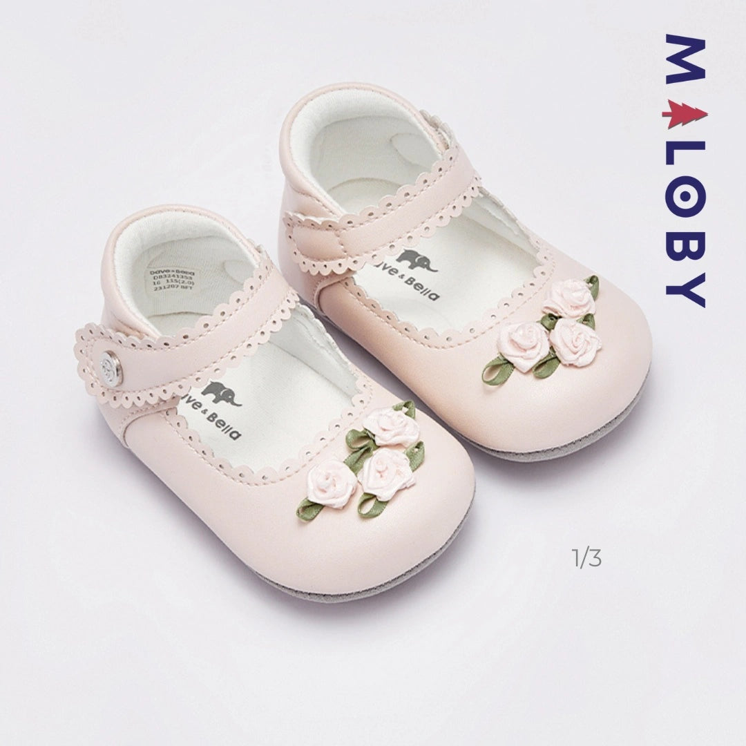 Chaussures cérémonie fleurette pour bébé fille en beige, idéales pour occasions spéciales.