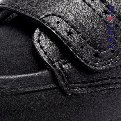Chaussures classiques noires pour enfants garçons, idéales pour les anniversaires et le quotidien.