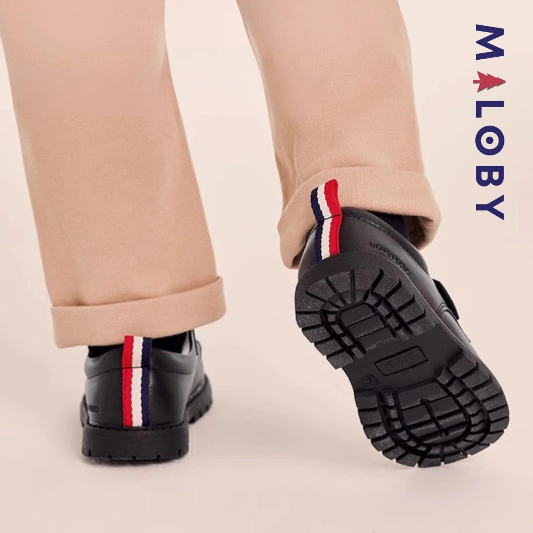 Chaussures classiques noires pour enfants garçons, idéales pour les anniversaires et le quotidien.