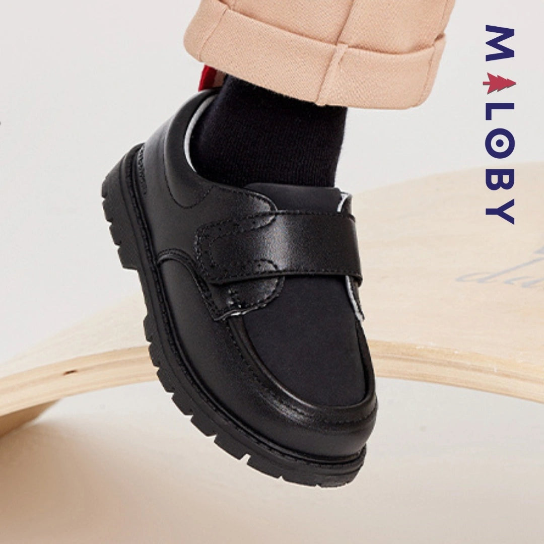 Chaussures classiques noires pour enfants garçons, idéales pour les anniversaires et le quotidien.