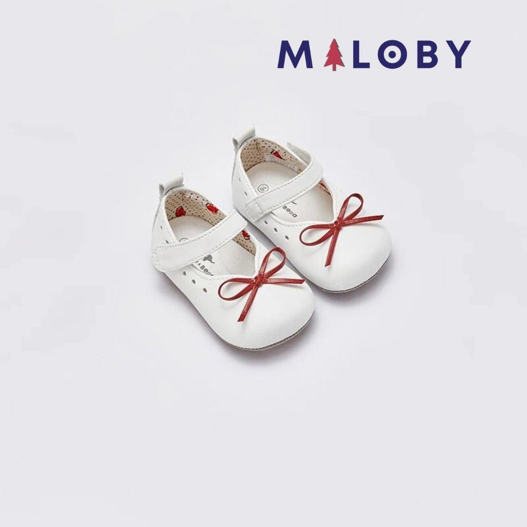 Chaussures premiers pas blanches à noeud pour enfants, idéal pour les anniversaires et occasions spéciales.