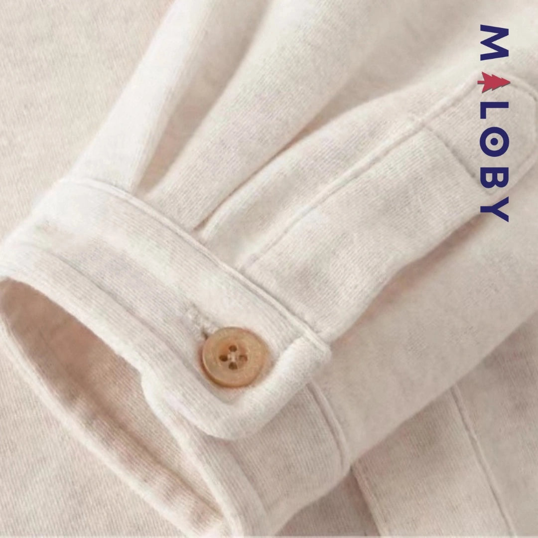 Chemise à nœud papillon pour garçon en kaki clair, parfait pour les célébrations.