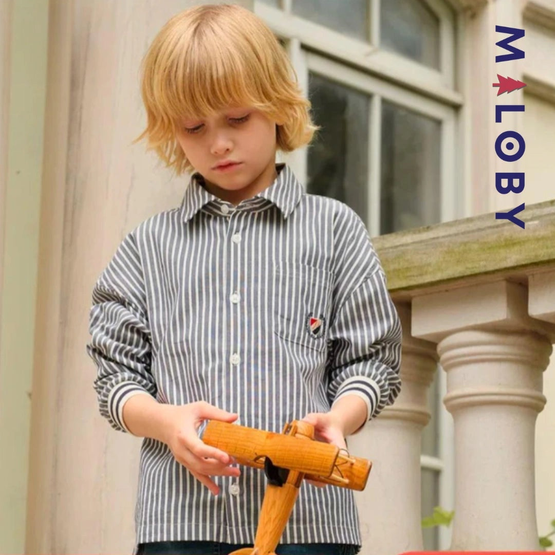 Chemise rayée en popeline pour garçon, parfaite pour les événements spéciaux et le quotidien.