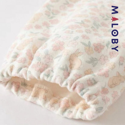 Combinaison antibactérienne 2 en 1 pour bébé fille en rose, parfaite pour les anniversaires et occasions spéciales.