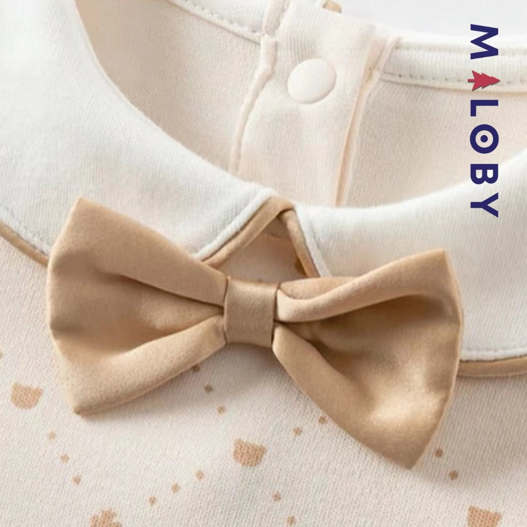 Combinaison habillée beige pour bébé garçon idéale pour anniversaires et occasions spéciales.