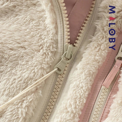 Veste sans manches en peluche rose pour fille, idéale pour les vêtements enfants et anti-allergiques.