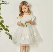 Charger l&#39;image dans la galerie, Robe de cérémonie Blanche -robes et ensembles pour filles, bébés et garcons - MALOBY
